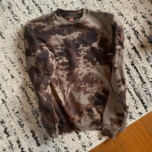 Tie- dye sweatshirt